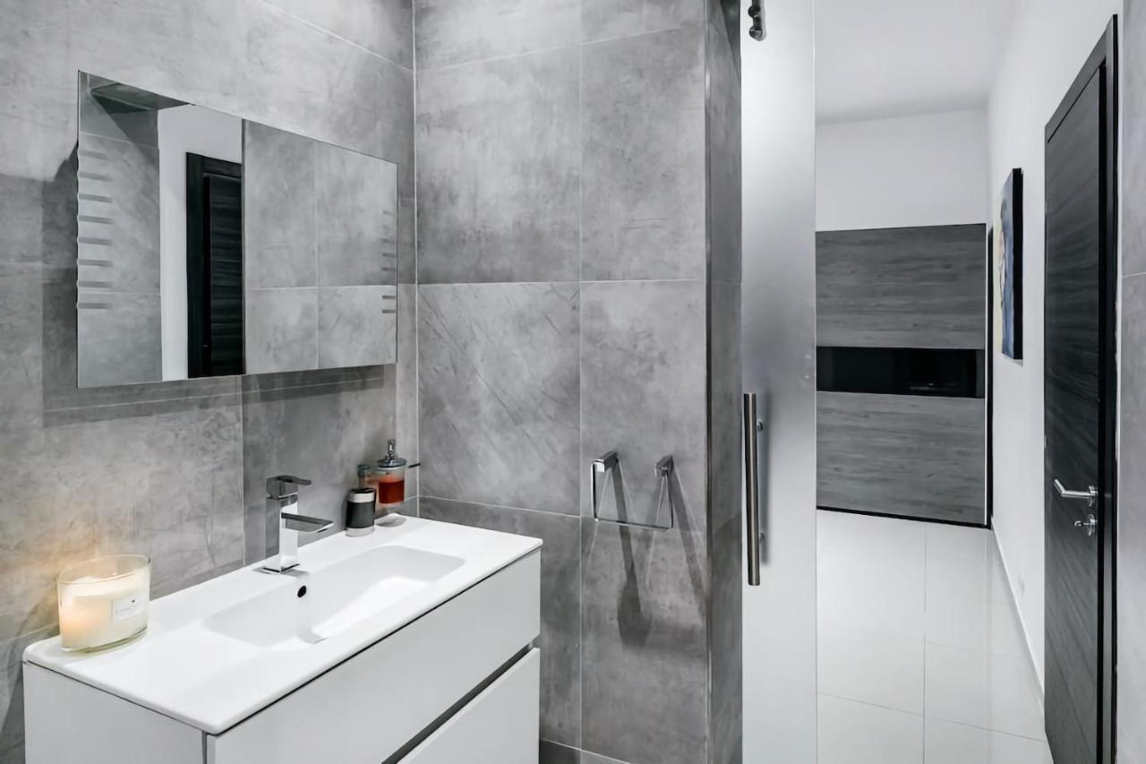 Award Winning Apartment St Julians Saint Julian's ภายนอก รูปภาพ